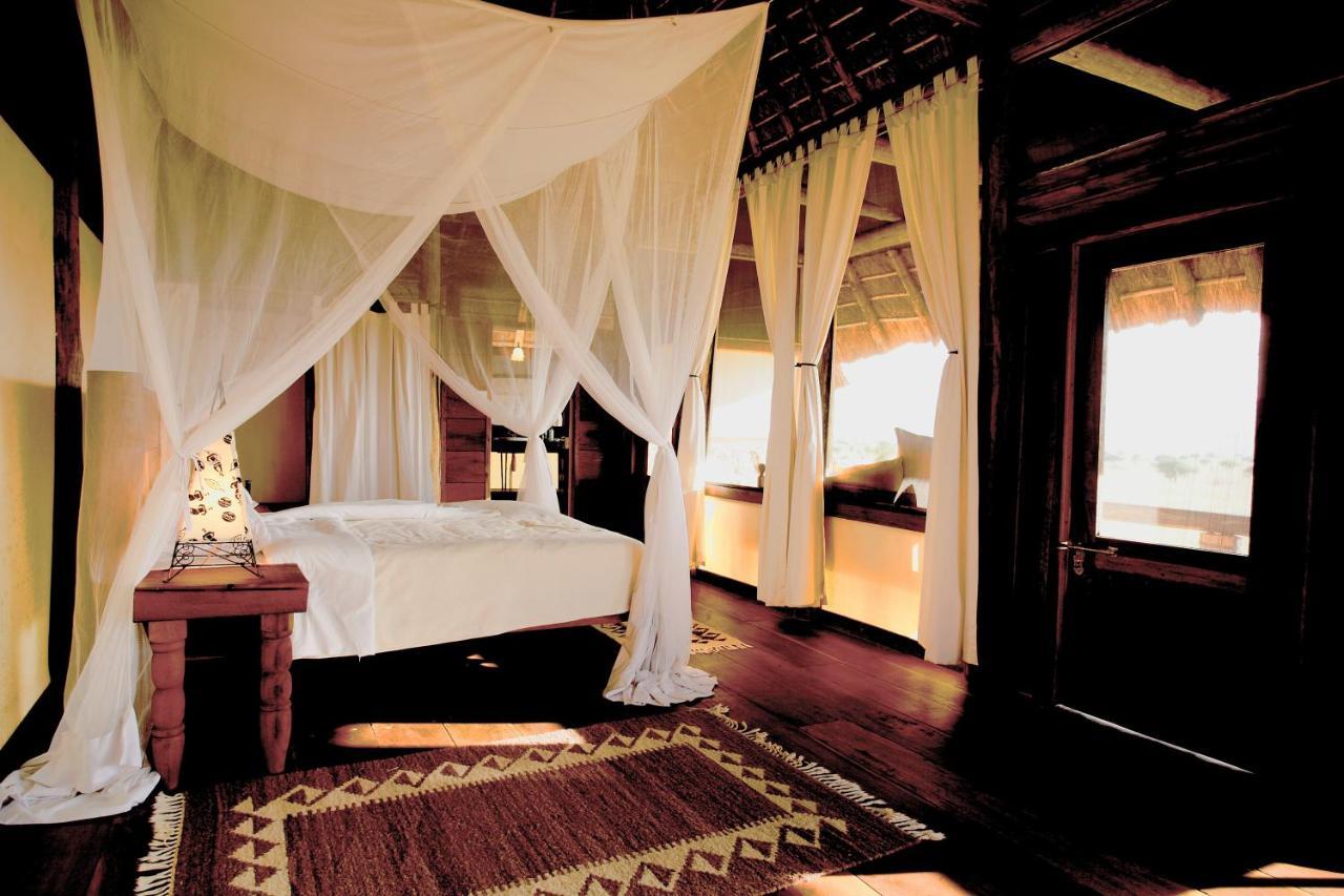 Apoka Safari Lodge Loitanit ภายนอก รูปภาพ