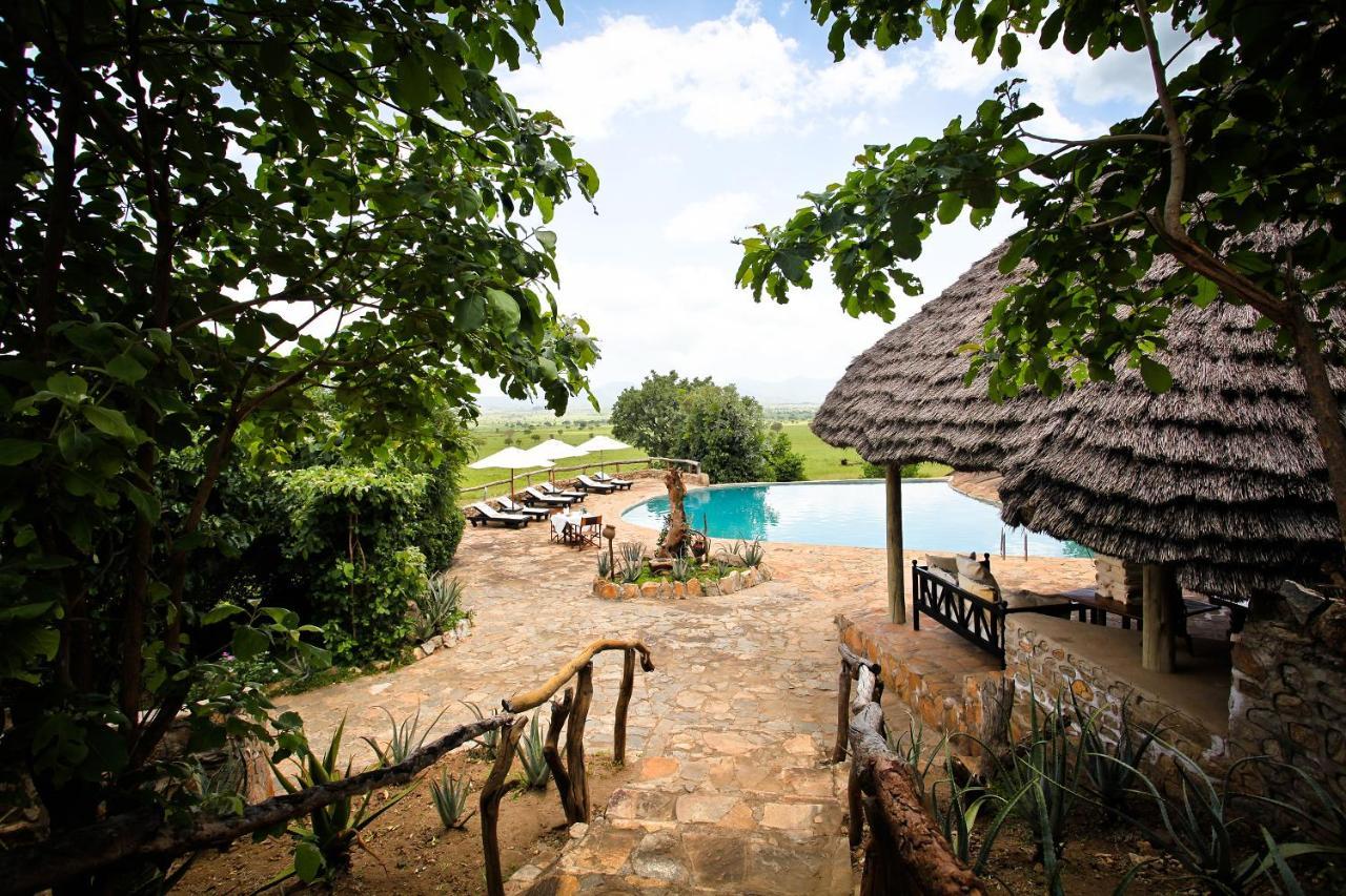 Apoka Safari Lodge Loitanit ภายนอก รูปภาพ