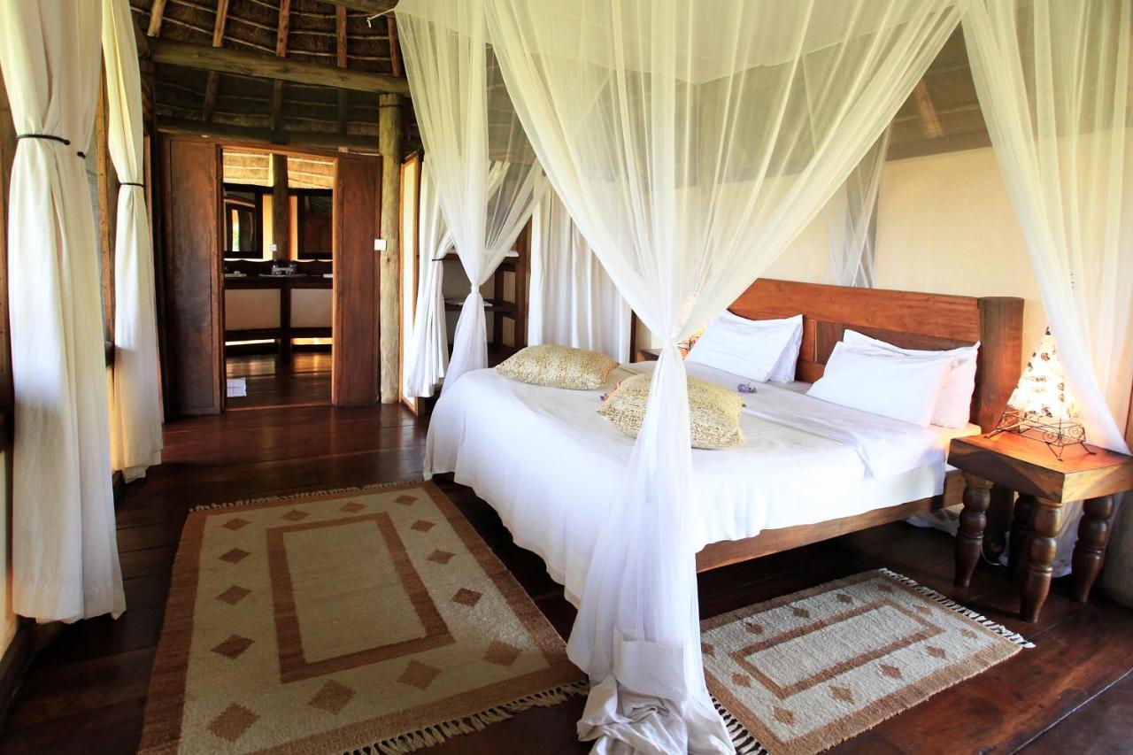 Apoka Safari Lodge Loitanit ภายนอก รูปภาพ